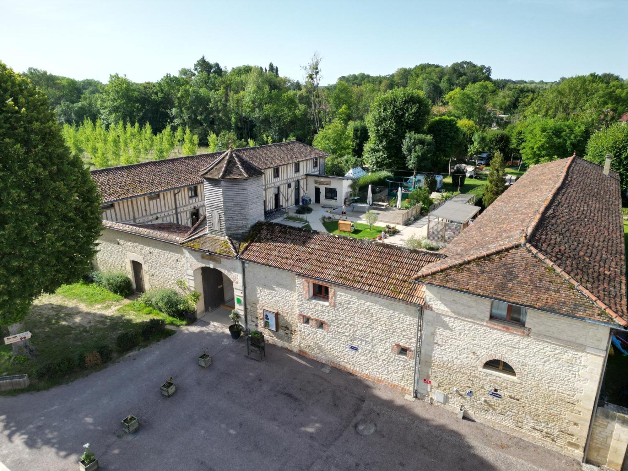 Domaine Le Colombier Bed & Breakfast Dienville Bagian luar foto